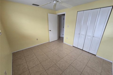 House in Port Richey, Florida 2 bedrooms, 97.92 sq.m. № 1918019 - photo 23