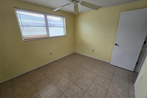 House in Port Richey, Florida 2 bedrooms, 97.92 sq.m. № 1918019 - photo 22