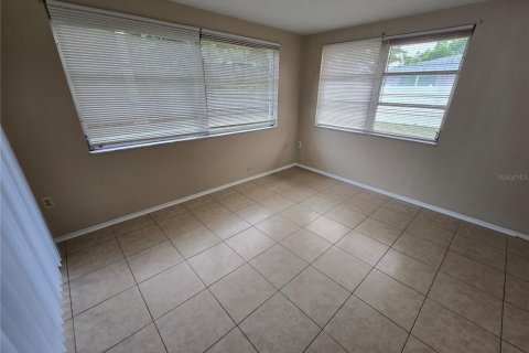 House in Port Richey, Florida 2 bedrooms, 97.92 sq.m. № 1918019 - photo 13