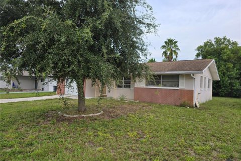 House in Port Richey, Florida 2 bedrooms, 97.92 sq.m. № 1918019 - photo 29