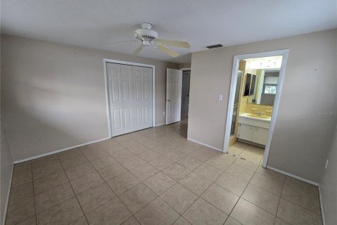 House in Port Richey, Florida 2 bedrooms, 97.92 sq.m. № 1918019 - photo 16
