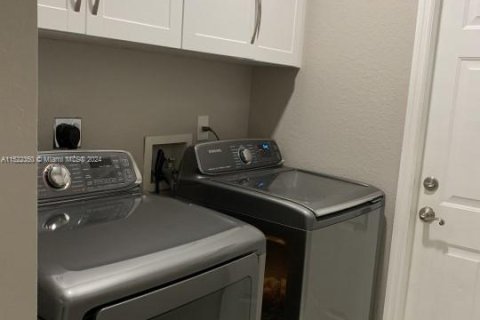 Купить виллу или дом в Хомстед, Флорида 4 спальни, 230.86м2, № 1984793 - фото 28