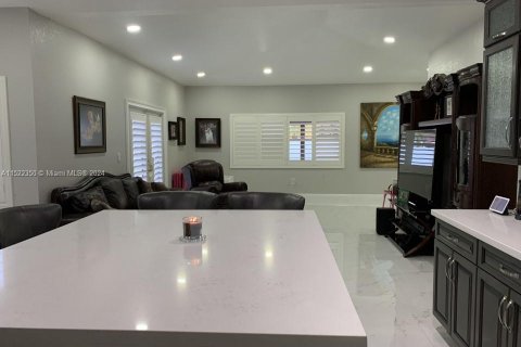 Купить виллу или дом в Хомстед, Флорида 4 спальни, 230.86м2, № 1984793 - фото 22