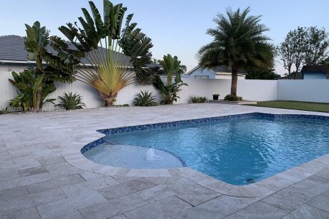 Купить виллу или дом в Хомстед, Флорида 4 спальни, 230.86м2, № 1984793 - фото 6