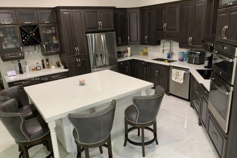 Купить виллу или дом в Хомстед, Флорида 4 спальни, 230.86м2, № 1984793 - фото 20