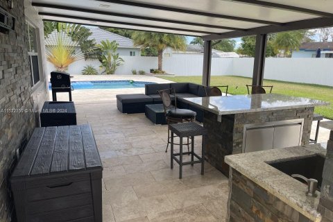 Купить виллу или дом в Хомстед, Флорида 4 спальни, 230.86м2, № 1984793 - фото 7