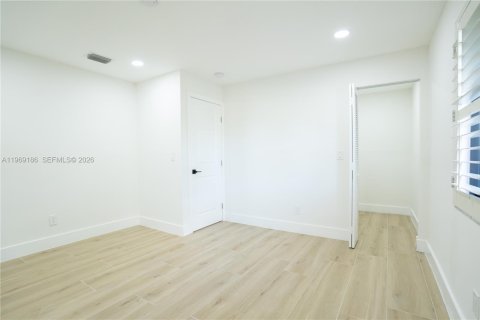 Villa ou maison à vendre à Fort Myers, Floride: 3 chambres, 226.03 m2 № 2031983 - photo 17