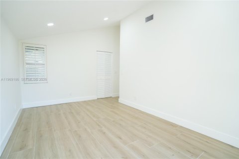 Villa ou maison à vendre à Fort Myers, Floride: 3 chambres, 226.03 m2 № 2031983 - photo 18