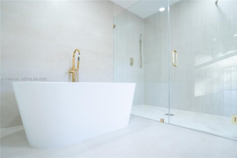 Villa ou maison à vendre à Fort Myers, Floride: 3 chambres, 226.03 m2 № 2031983 - photo 28