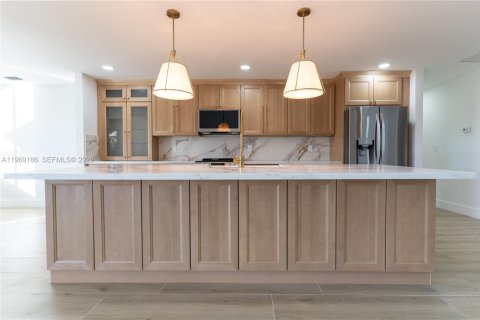 Villa ou maison à vendre à Fort Myers, Floride: 3 chambres, 226.03 m2 № 2031983 - photo 2