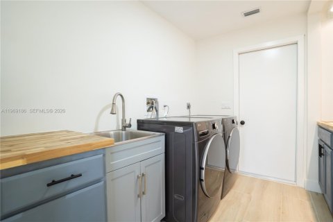 Villa ou maison à vendre à Fort Myers, Floride: 3 chambres, 226.03 m2 № 2031983 - photo 15