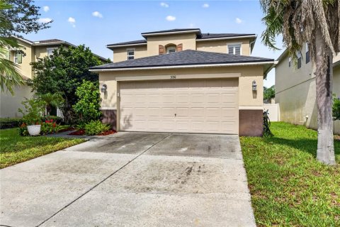 House in Land O' Lakes, Florida 4 bedrooms, 246.38 sq.m. № 2287770