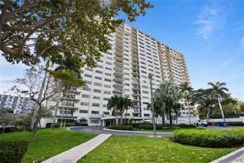 Copropriété à louer à Fort Lauderdale, Floride: 2 chambres, 122.63 m2 № 2289281 - photo 4