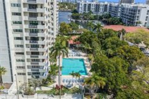 Copropriété à louer à Fort Lauderdale, Floride: 2 chambres, 122.63 m2 № 2289281 - photo 3