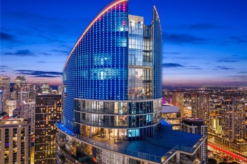 Condominio en venta en Miami, Florida, 4 dormitorios, 359.25 m2 № 2000281 - foto 29