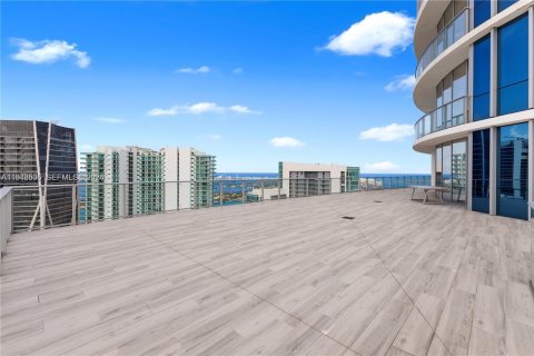 Condominio en venta en Miami, Florida, 4 dormitorios, 359.25 m2 № 2000281 - foto 14