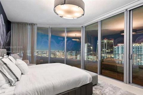 Condominio en venta en Miami, Florida, 4 dormitorios, 359.25 m2 № 2000281 - foto 18