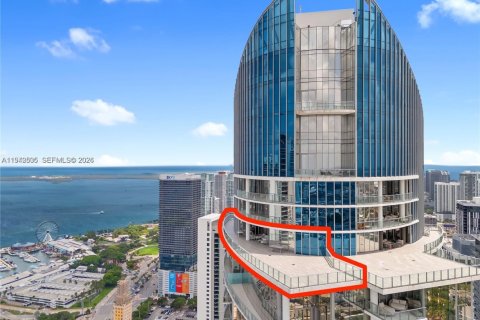 Condominio en venta en Miami, Florida, 4 dormitorios, 359.25 m2 № 2000281 - foto 2