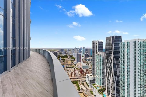 Condominio en venta en Miami, Florida, 4 dormitorios, 359.25 m2 № 2000281 - foto 25