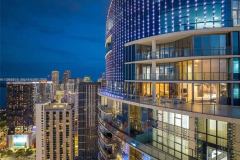 Condominio en venta en Miami, Florida, 4 dormitorios, 359.25 m2 № 2000281 - foto 27