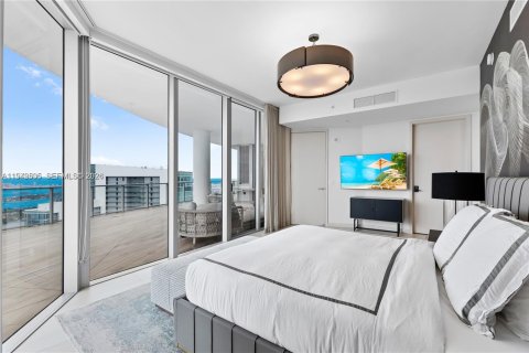 Condominio en venta en Miami, Florida, 4 dormitorios, 359.25 m2 № 2000281 - foto 15