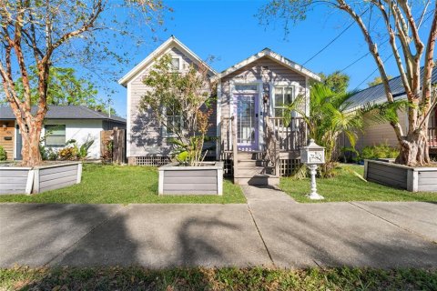 House in Tampa, Florida 1 bedroom, 93.27 sq.m. № 1557363 - photo 1