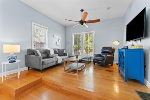 House in Tampa, Florida 1 bedroom, 93.27 sq.m. № 1557363 - photo 12