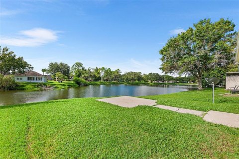 House in Lakeland, Florida 3 bedrooms, 240.8 sq.m. № 2232367 - photo 2
