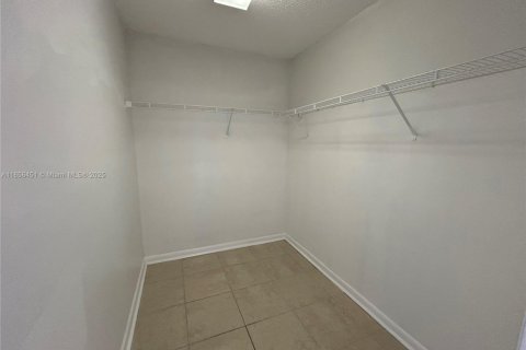 Adosado en alquiler en Palm Springs, Florida, 3 dormitorios, 126.81 m2 № 1878631 - foto 10