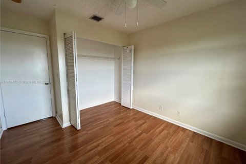 Adosado en alquiler en Palm Springs, Florida, 3 dormitorios, 126.81 m2 № 1878631 - foto 15