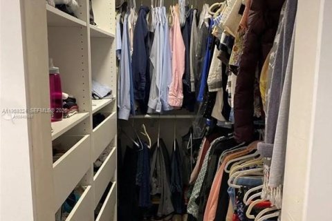 Снять в аренду таунхаус в Майами, Флорида 3 спальни, 121.42м2, № 2017939 - фото 6