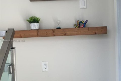 Снять в аренду таунхаус в Майами, Флорида 3 спальни, 121.42м2, № 2017939 - фото 13