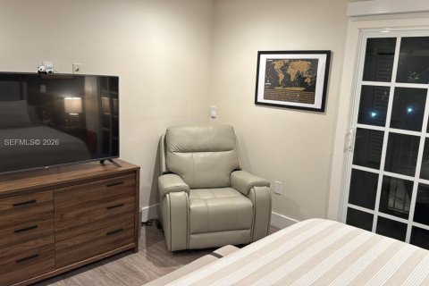 Снять в аренду таунхаус в Майами, Флорида 3 спальни, 121.42м2, № 2017939 - фото 4