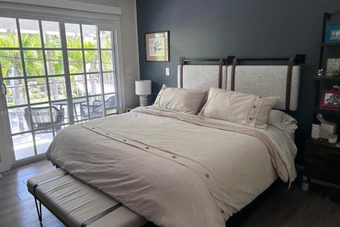 Снять в аренду таунхаус в Майами, Флорида 3 спальни, 121.42м2, № 2017939 - фото 12