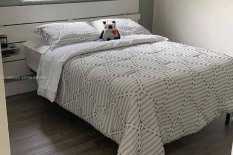 Снять в аренду таунхаус в Майами, Флорида 3 спальни, 121.42м2, № 2017939 - фото 5