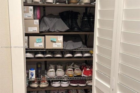 Снять в аренду таунхаус в Майами, Флорида 3 спальни, 121.42м2, № 2017939 - фото 7