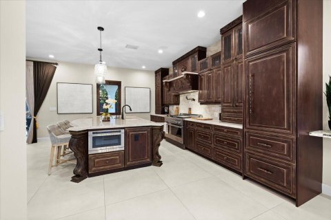 House in Fort Lauderdale, Florida 3 bedrooms, 276.29 sq.m. № 2083285 - photo 9