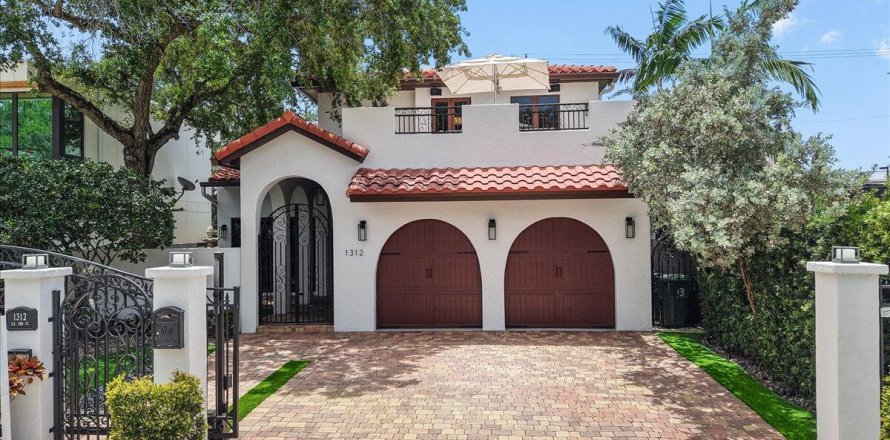 House in Fort Lauderdale, Florida 3 bedrooms, 276.29 sq.m. № 2083285