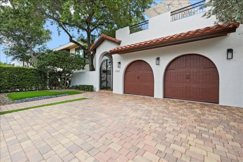 House in Fort Lauderdale, Florida 3 bedrooms, 276.29 sq.m. № 2083285 - photo 2
