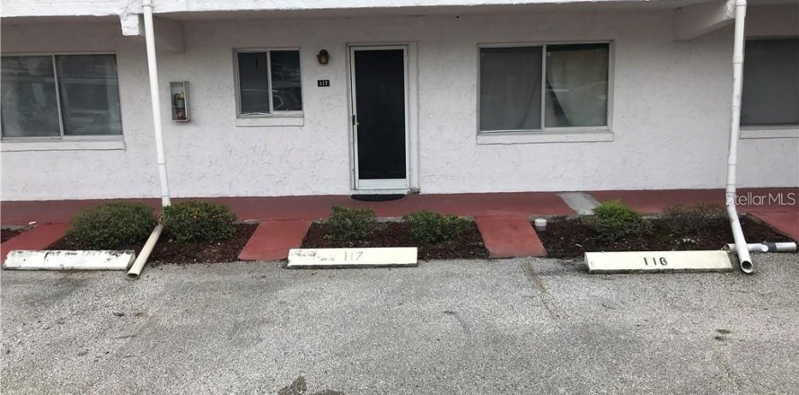 Condominio en Winter Haven, Florida, 1 dormitorio № 2224258