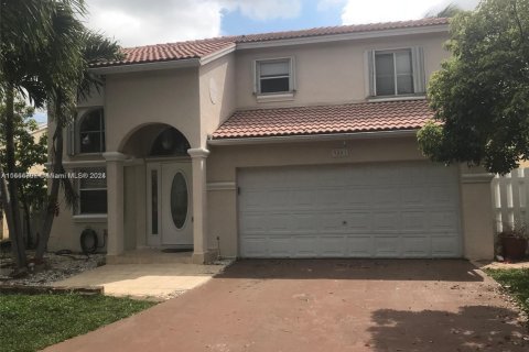 House in Pembroke Pines, Florida 3 bedrooms, 148.64 sq.m. № 1377249 - photo 29