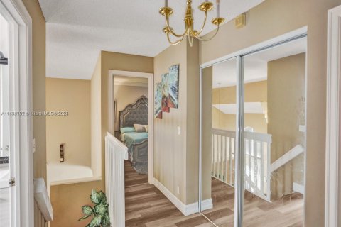 House in Pembroke Pines, Florida 3 bedrooms, 148.64 sq.m. № 1377249 - photo 12
