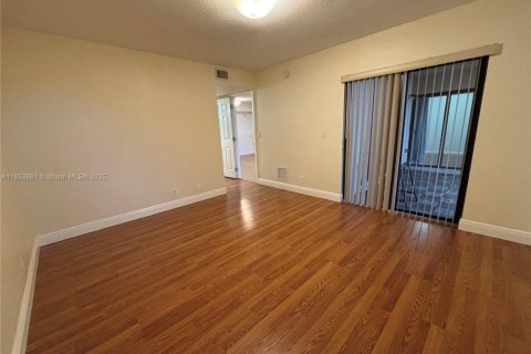 Copropriété à louer à Coral Springs, Floride: 2 chambres, 105.26 m2 № 1871746 - photo 8