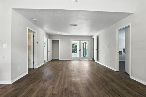 House in Gainesville, Florida 3 bedrooms, 175.59 sq.m. № 1826848 - photo 6
