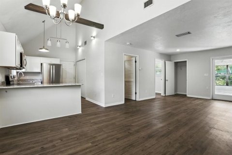 House in Gainesville, Florida 3 bedrooms, 175.59 sq.m. № 1826848 - photo 7