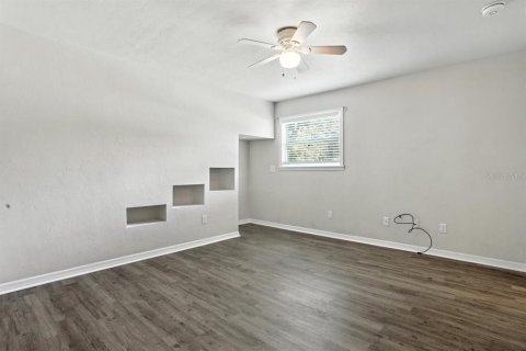 House in Gainesville, Florida 3 bedrooms, 175.59 sq.m. № 1826848 - photo 11