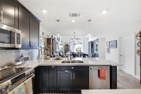 Casa en venta en Orlando, Florida, 3 dormitorios, 181.81 m2 № 2207333 - foto 5