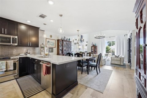 Casa en venta en Orlando, Florida, 3 dormitorios, 181.81 m2 № 2207333 - foto 10