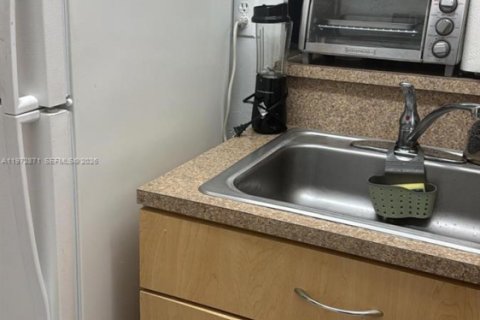 Copropriété à louer à Miami, Floride: 1 chambre, 53.42 m2 № 2034031 - photo 6