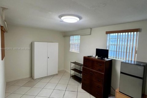 Copropriété à louer à Miami, Floride: 1 chambre, 53.42 m2 № 2034031 - photo 4